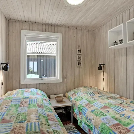 Semesterbostad Beautiful In With Kitchen Spottrup